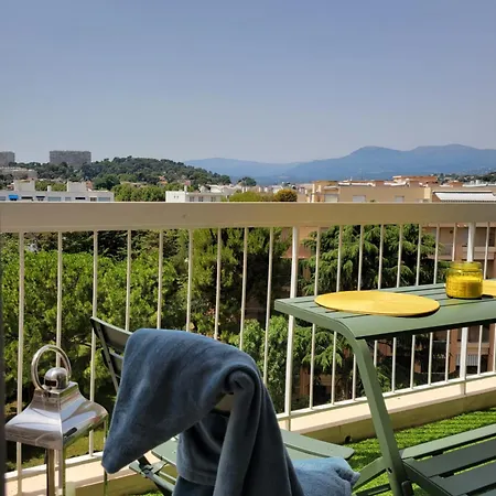 Splendide T2, 200m De La Mer, Climatise, Parking