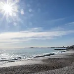 Splendide T2, 200m De La Mer, Climatise, Parking 아파트