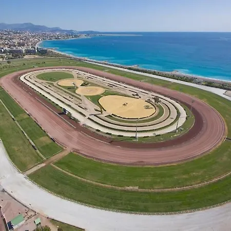 Splendide T2, 200m De La Mer, Climatisé, Parking