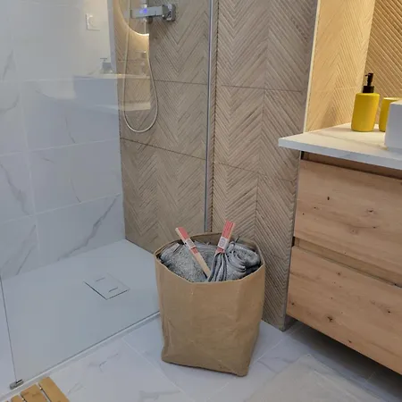 Splendide T2, 200m De La Mer, Climatisé, Parking Appartamento